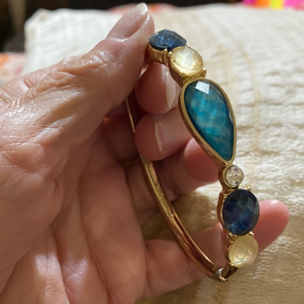 Anne Klein  signed. teal blues clear stone bracelet